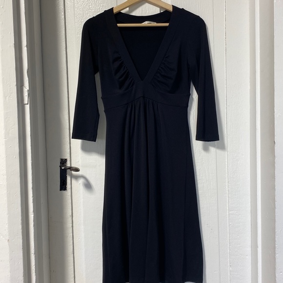 Susana Monaco Dresses & Skirts - Susana Monaco Black Plunging neckline black stretch dress 3/4 length sleeves